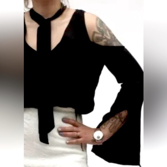 NWT Line & Dot Blouse with Tie Front Black Size Small - Picture 7 of 16